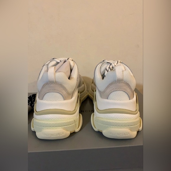 BALENCIAGA Triple S Sneakers - Picture 4 of 7
